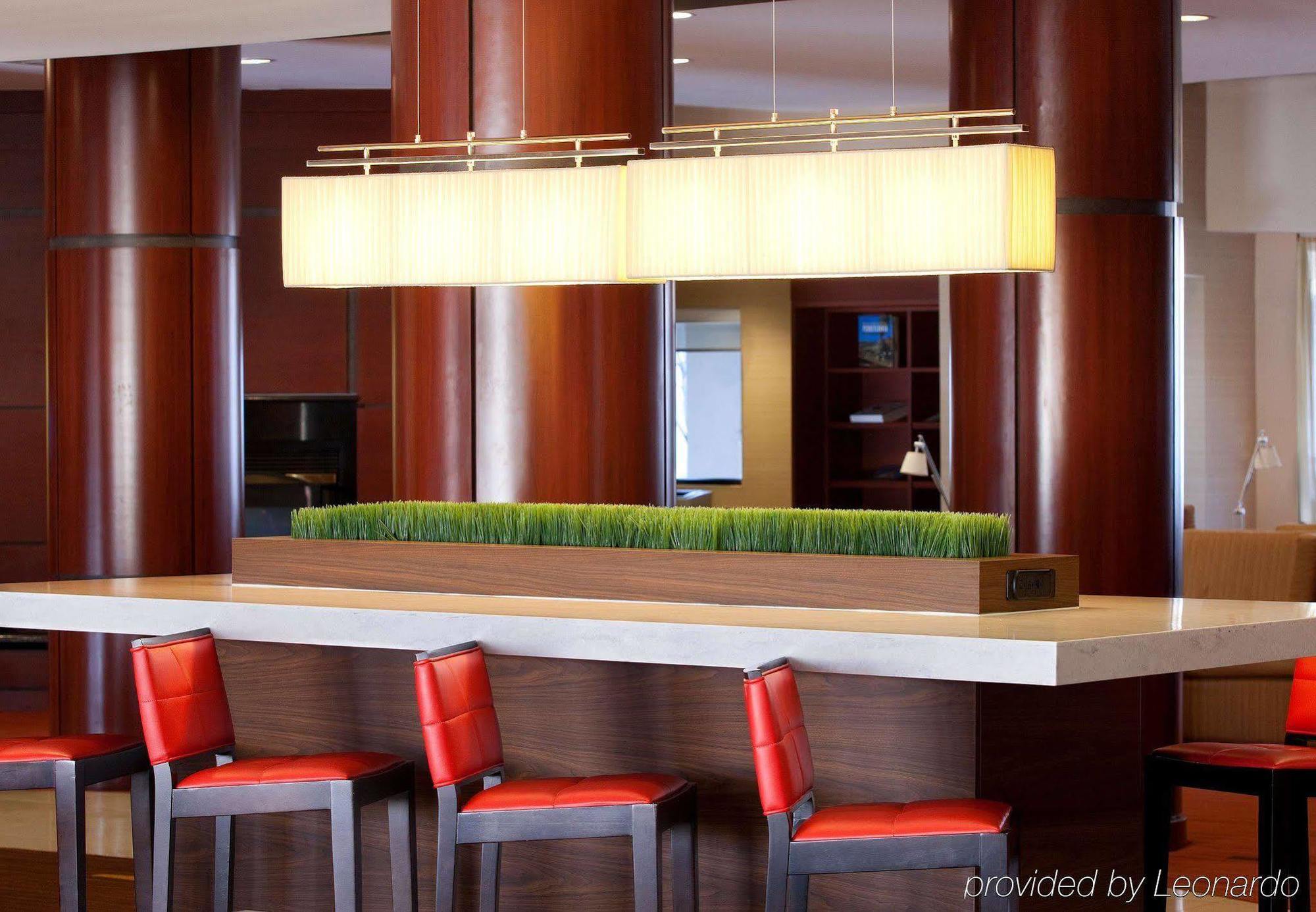 Courtyard By Marriott Lebanon Hotel Restoran gambar